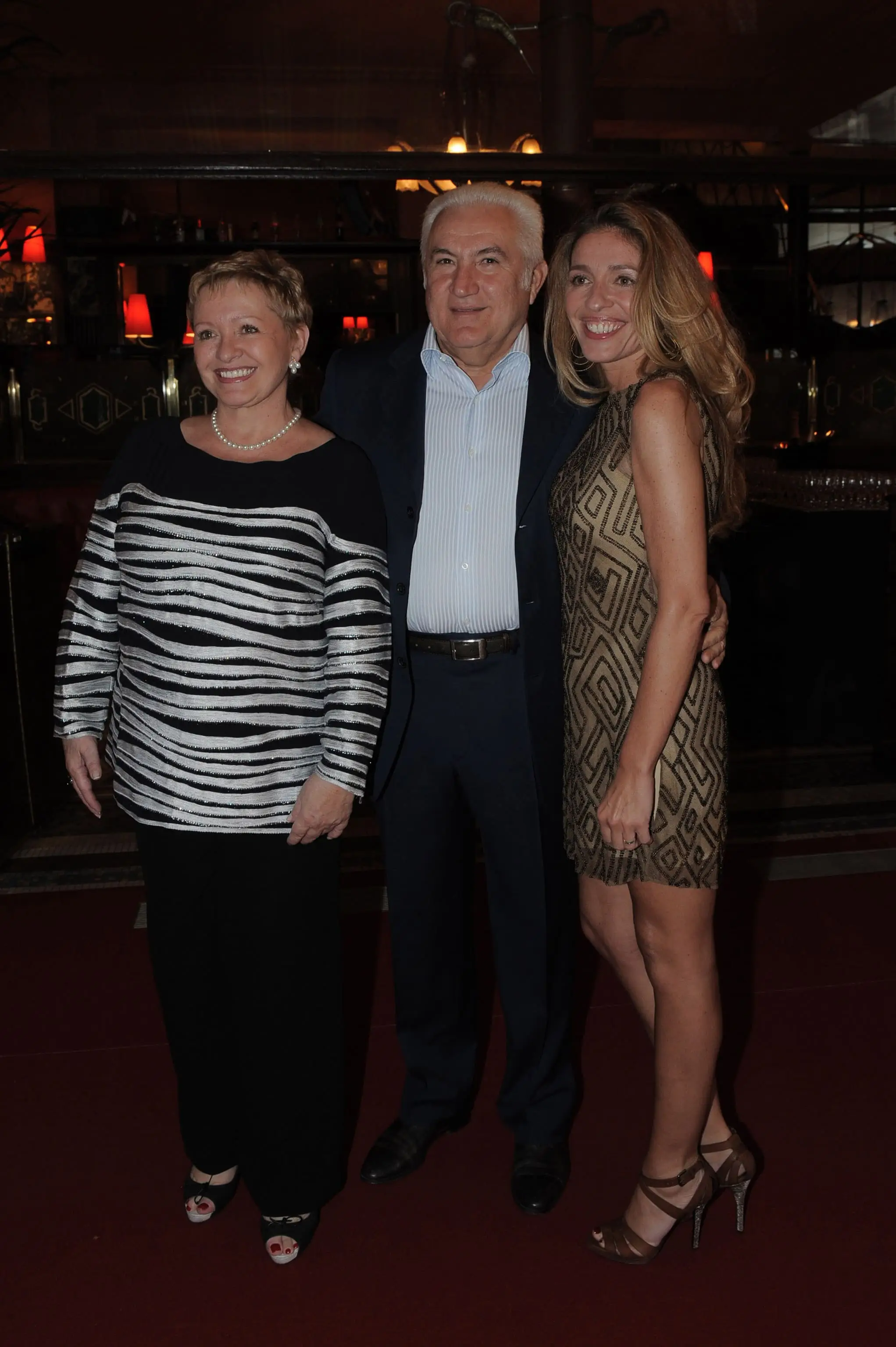 Monsieur-et-madame-Siljegovic-proprietaire-du-cafe-de-Flore-et-de-la-Closerie-des-Lilas-et-Carole-Chretiennot